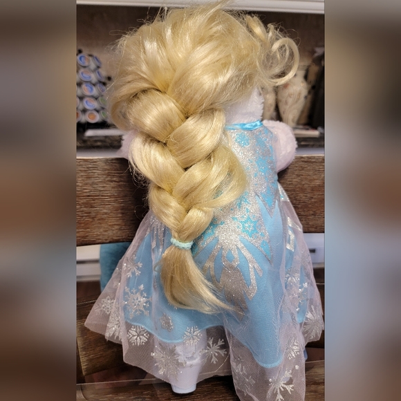 Build-A-Bear Elsa - Picture 2 of 4
